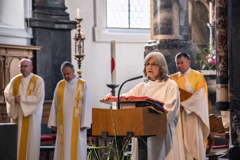 Synodalrätin Nana Amstad-Paul bei ihrer Predigt. | © 2023 Roberto Conciatori